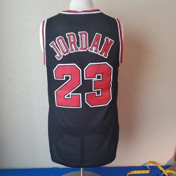 Men's Chicago Bulls Michael Jordan Mitchell & Ness Black 1997/98 Hardwood - Picture 5 of 8